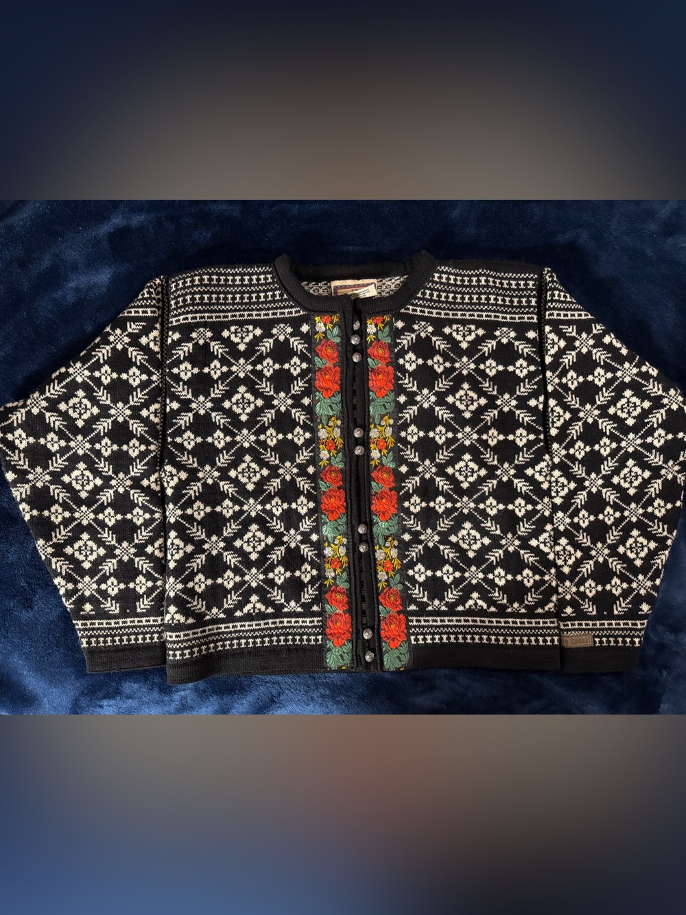 Women’s Dale of Norway Black Nordic Floral Trim Women's Cardigan Sweater, Medium